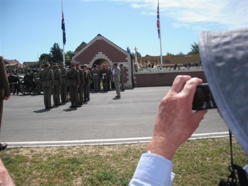fromelles 19 7 2010 begrafenis van 250 australische soldaten 234